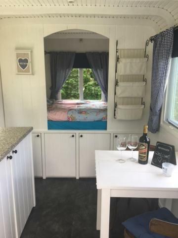 Shepherds Hut Oostvoorne Exterior photo